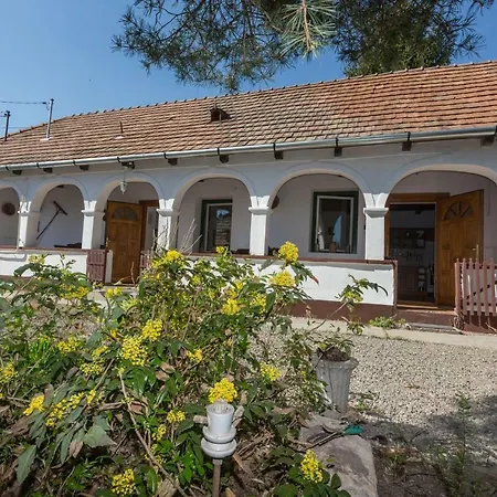 Gadoros Vendeghaz Guest house