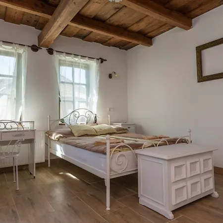 Gadoros Vendeghaz Guest house *