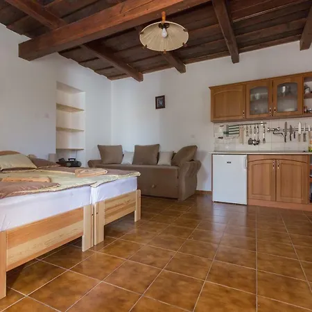 Gadoros Vendeghaz Guest house