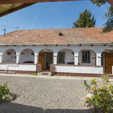 Gadoros Vendeghaz Guest house