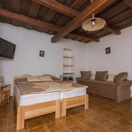 Gadoros Vendeghaz Guest house Egerszalok