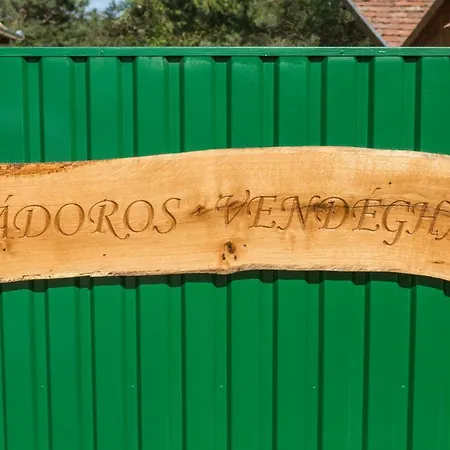 Gadoros Vendeghaz Guest house *